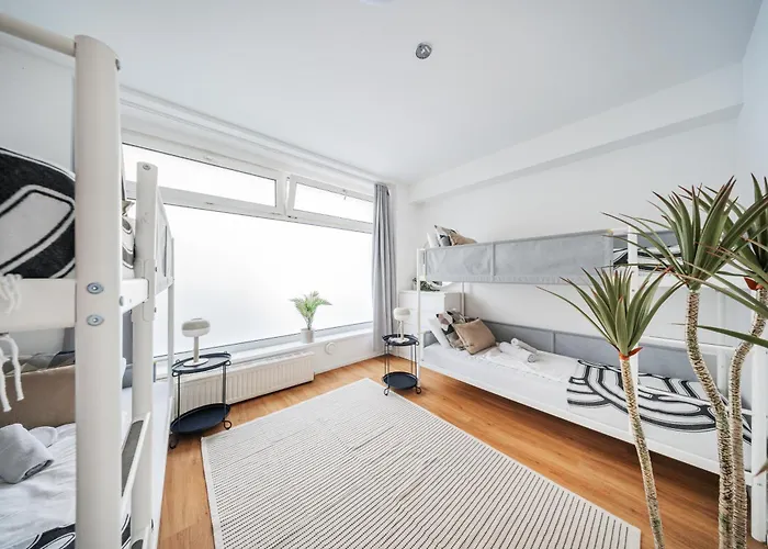 Lofts Hostel *