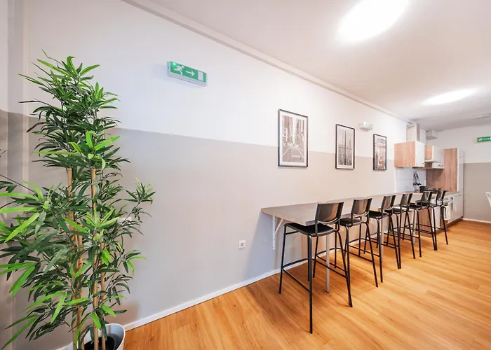Lofts Hostel *